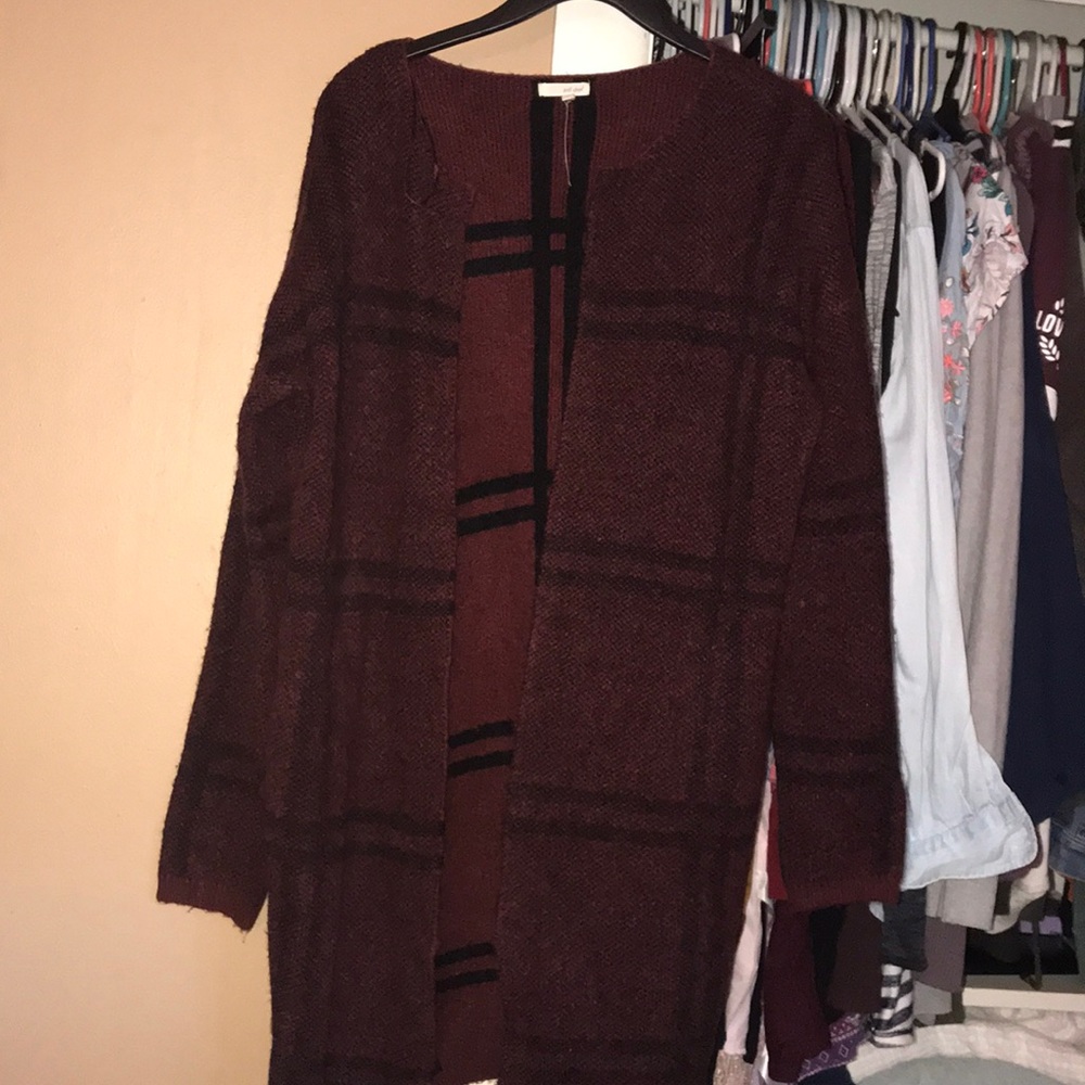 Wet seal size large long sweater with pockets